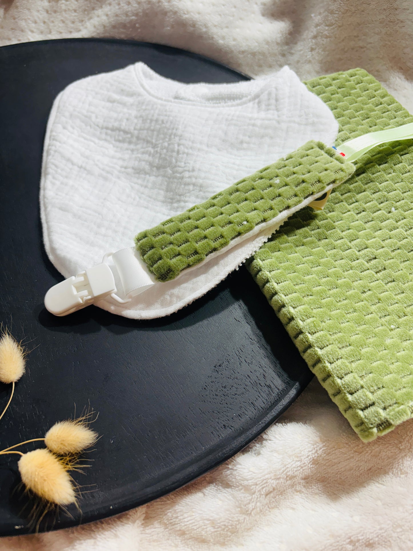 Kit de naissance bébé/enfant - Carnet de santé, attache tétine, bavoir - Fait main
